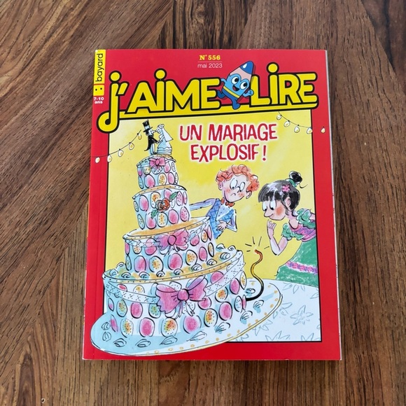 Set of 2 J'aime Lire Children's French Magazine - Picture 3 of 7